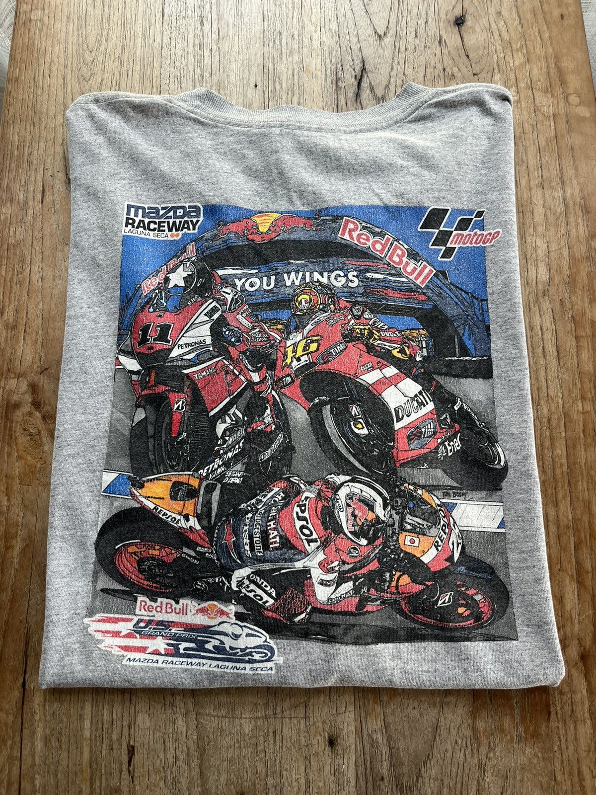 Red Bull × Vintage Vintage Red Bull Grand Prix MotoGP Mazda Raceway 00’s Tshirt Size US XXL / EU 58 / 5 - 1 Thumbnail