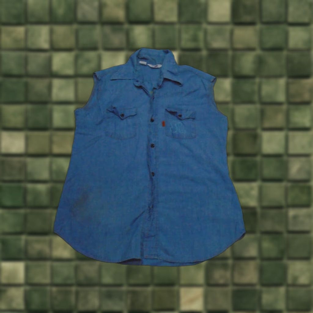 Levi's VINTAGE Levi's Button-Up Shirt Womens Large Blue Chambray Chain Stitch 70s Hippie Shirt Size L / US 10 / IT 46 - 1 Thumbnail