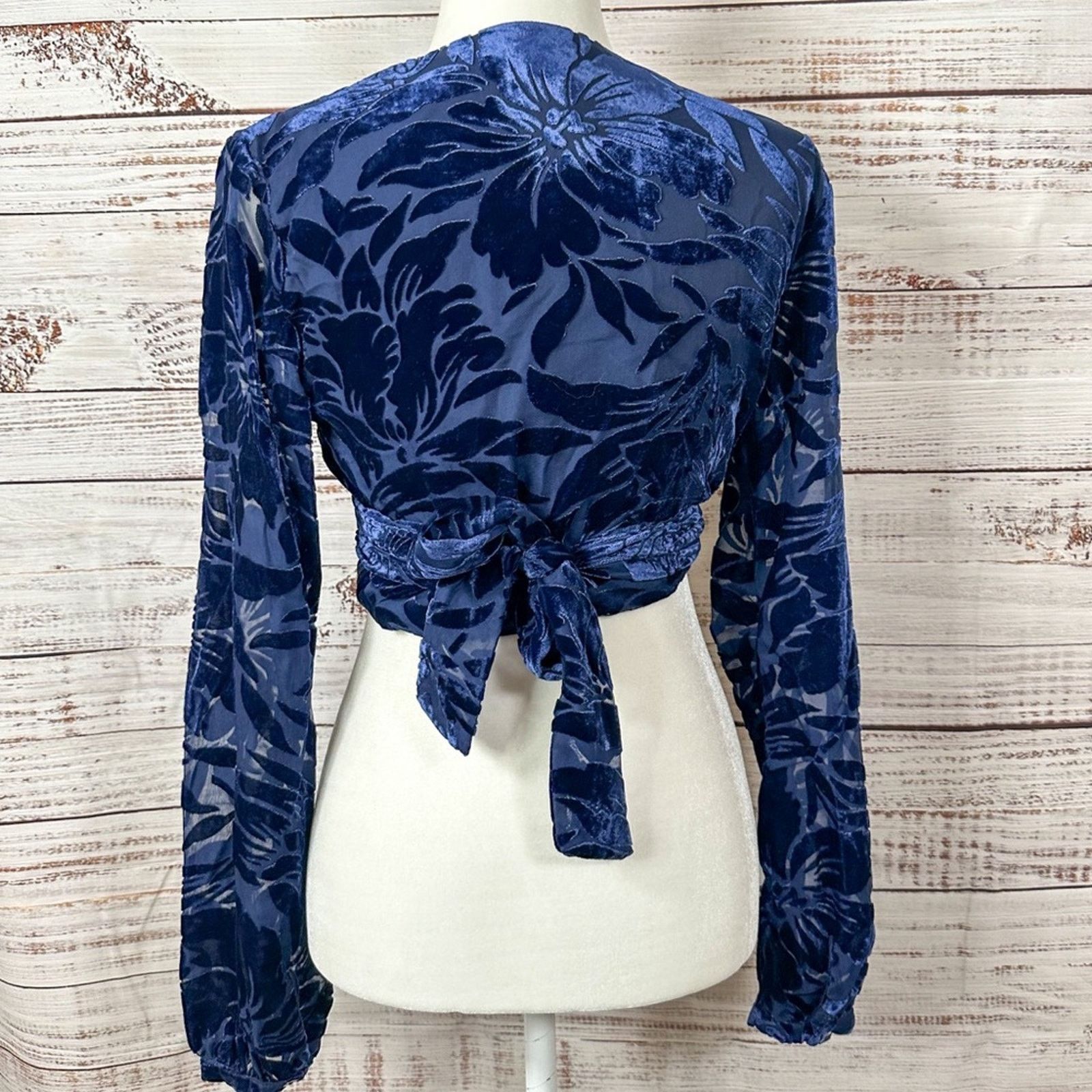 Hutch Hutch Claudia Crushed Velvet Wrap Crop Top, EUC, Medium Size M / US 6-8 / IT 42-44 - 10 Thumbnail