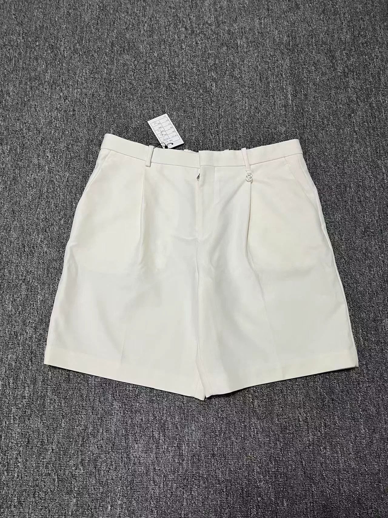 Louis Vuitton Louis Vuitton White Logo Accessory Shorts Size 42" / US 20 - 1 Thumbnail