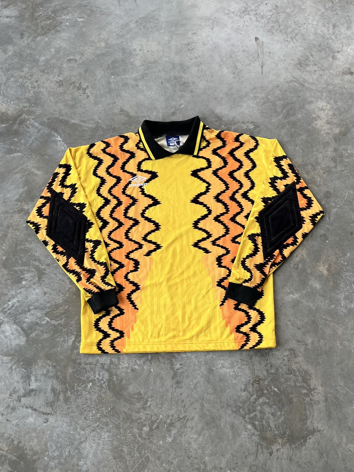 Umbro (Rare) 90s Vintage Umbro GK jersey Size US L / EU 52-54 / 3 - 1 Thumbnail