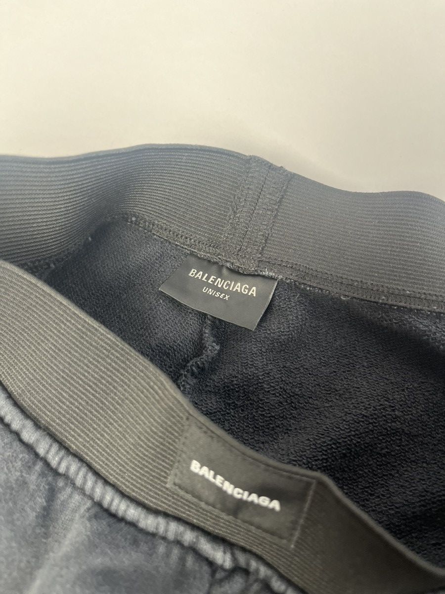 Balenciaga Balenciaga large baggy distressed washed black sweatpants Size US 30 / EU 46 - 3 Thumbnail