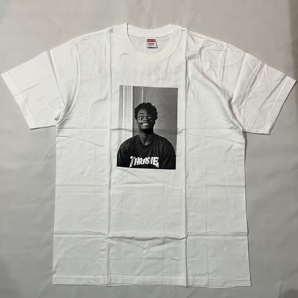 Supreme Supreme® “Stick” Tee, White (L) [F/W 2025, Week 1] | Grailed