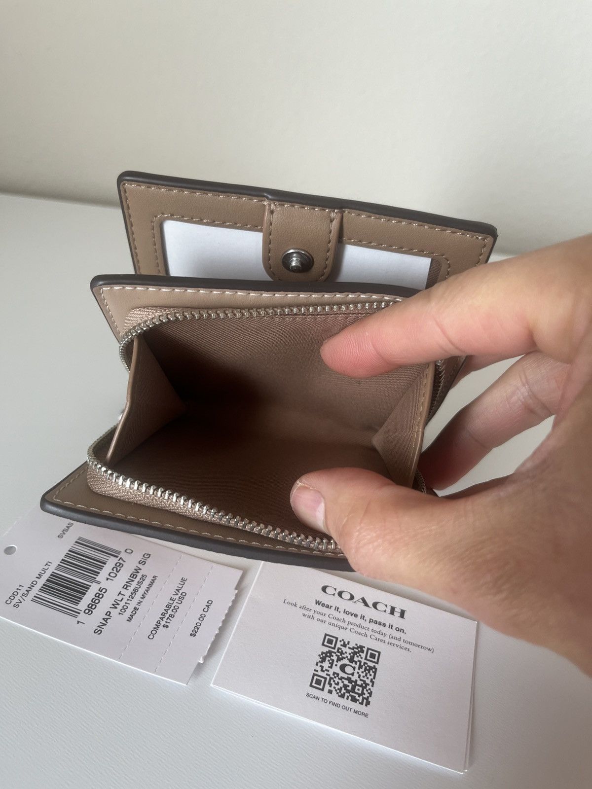 Coach Coach Snap Wallet In Rainbow Signature Size ONE SIZE - 9 Thumbnail
