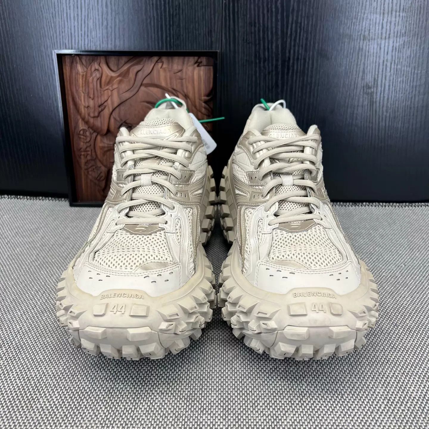 Balenciaga Balenciaga Men's Light Brown Tire Sneaker 44 Size US 11 / EU 44 - 4 Thumbnail
