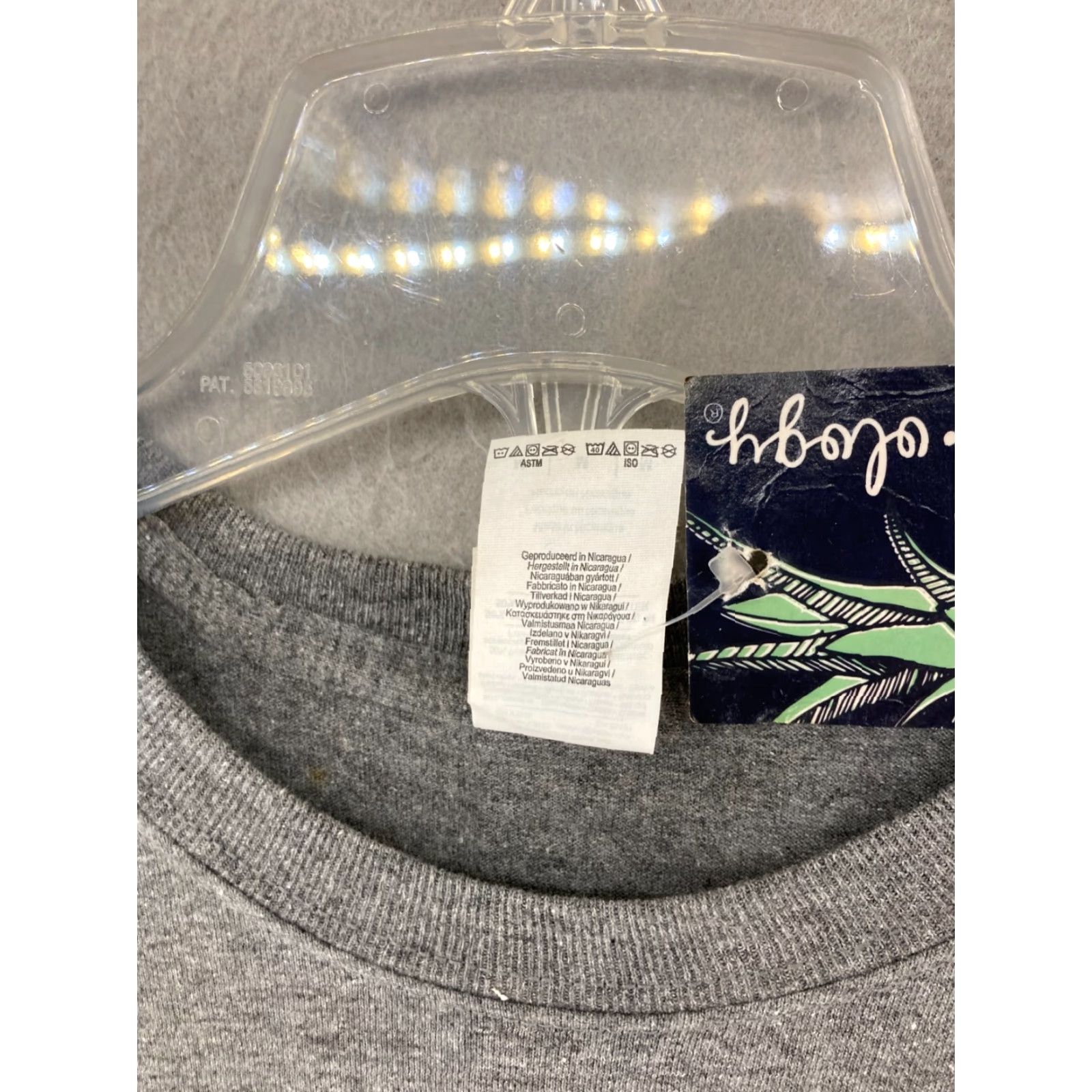 Gildan Be The Light Womens T-Shirt Medium Gray We Are Stronger Together NWT Size M / US 6-8 / IT 42-44 - 7 Thumbnail