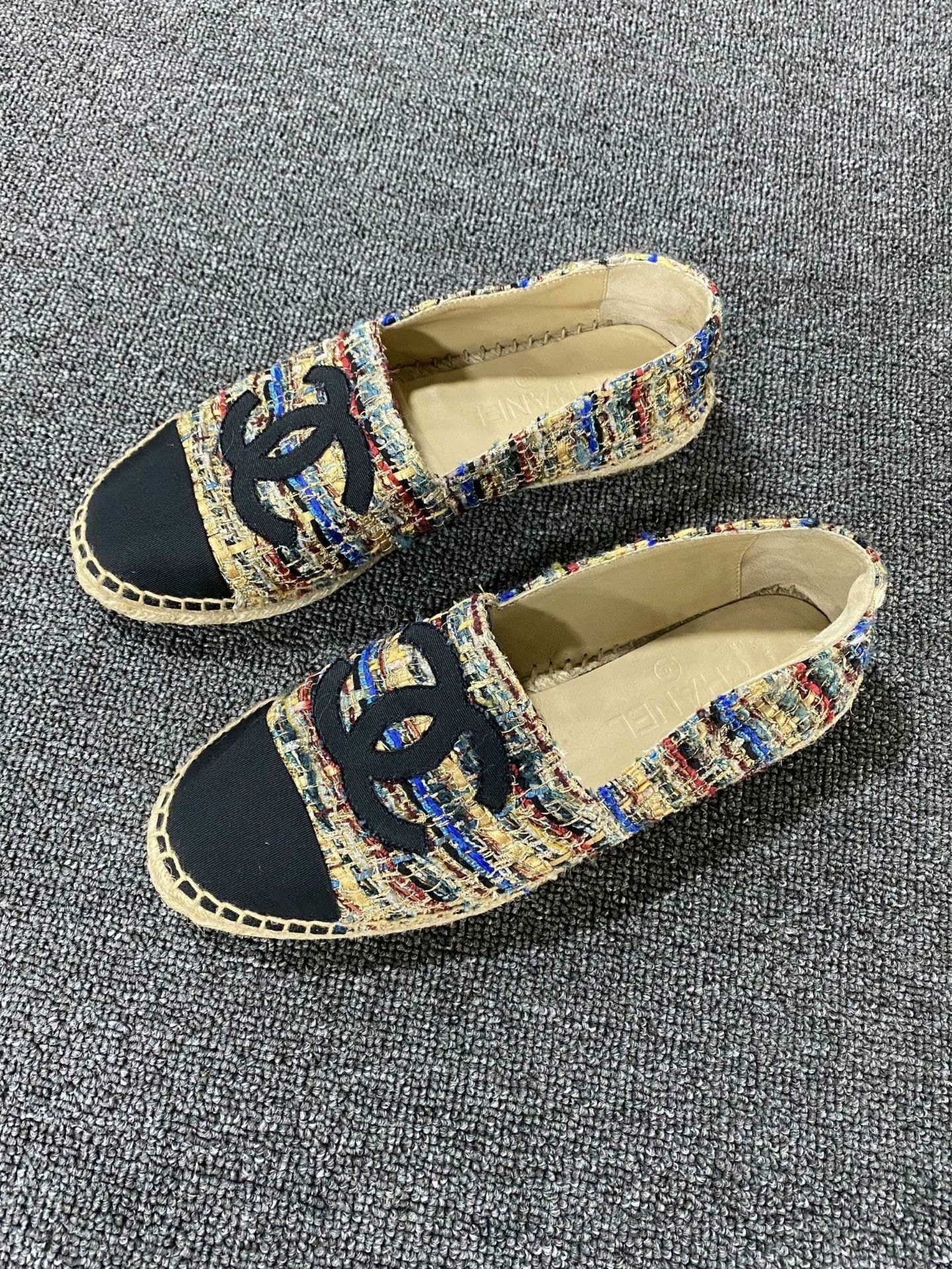 Chanel Chanel Knit Lowtop Sneakers us_7-5 Women Size US 7.5 / IT 37.5 - 1 Thumbnail