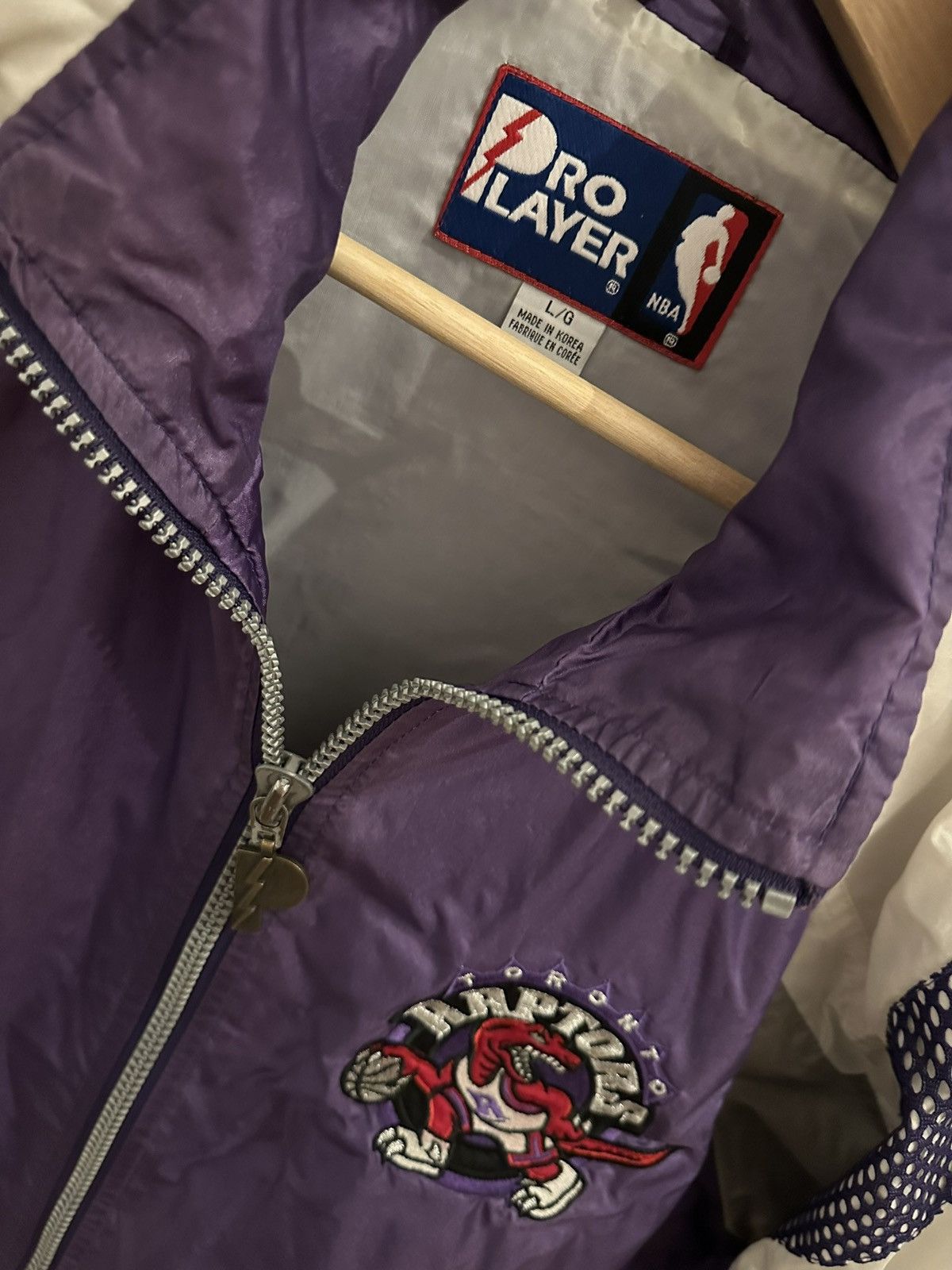 Pro Player Pro Player Jacke Toronto Raptors Size L NBA Vintage JACKET Size US L / EU 52-54 / 3 - 9 Thumbnail