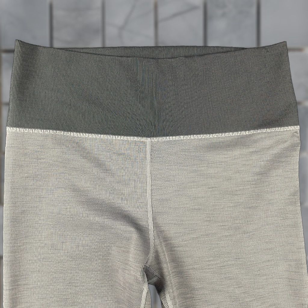 Vuori Vuori Leggings Womens 27 Gray Striped Capri Crop Pull-On Stretch Modified Hem Shirt Size 27" / US 4 / IT 40 - 1 Thumbnail