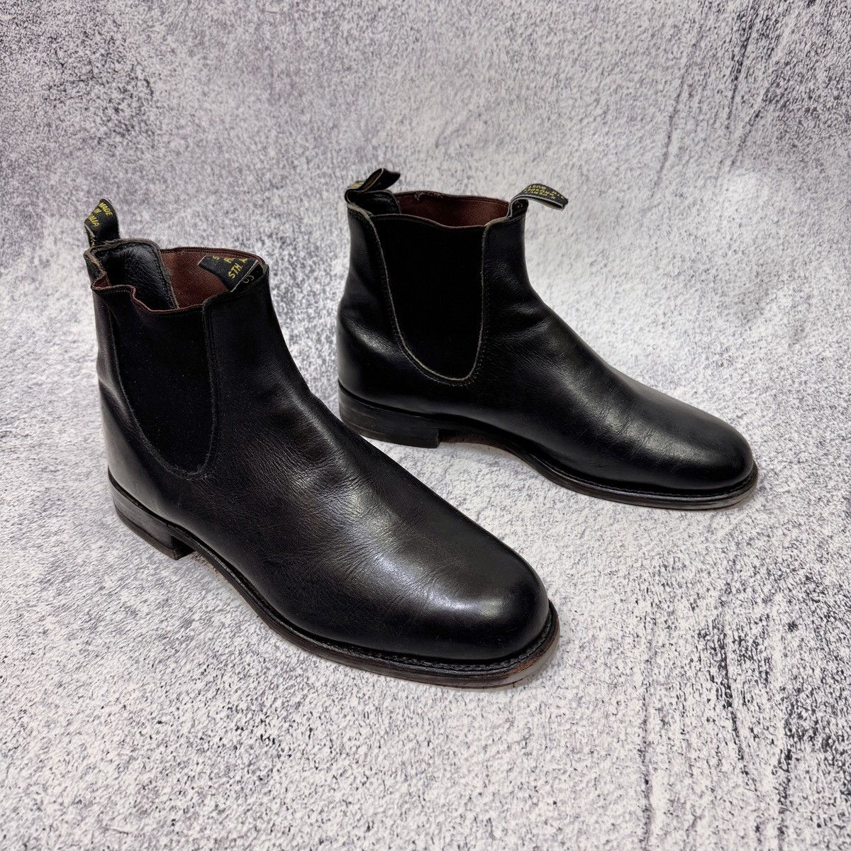 R.M. Williams R.M. Williams Mens Classic Black Leather Chelsea Boots US11 Size US 11 / EU 44 - 3 Thumbnail