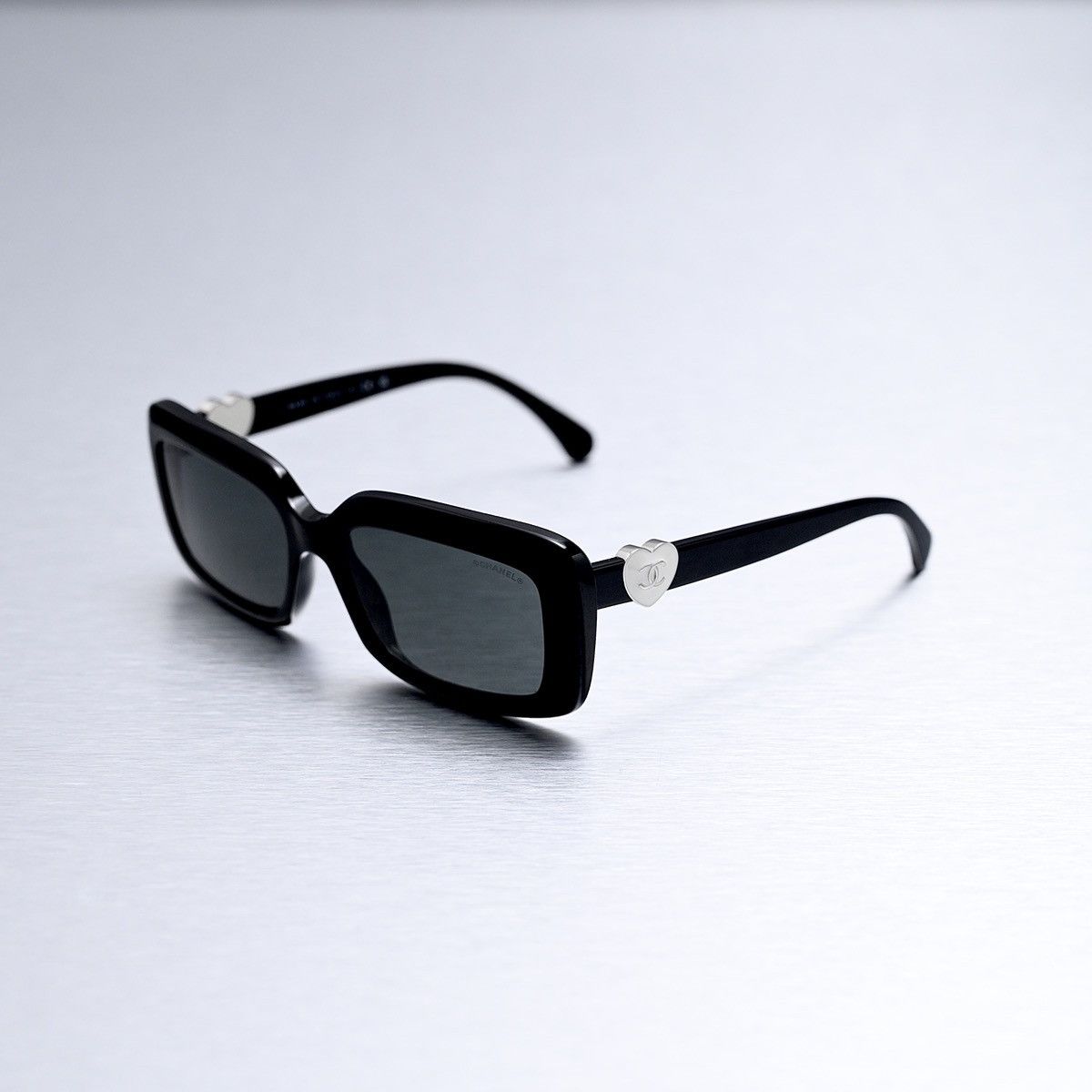 Chanel CHANEL 0CH5520 C501S4 SUNGLASSES Size ONE SIZE - 1 Thumbnail