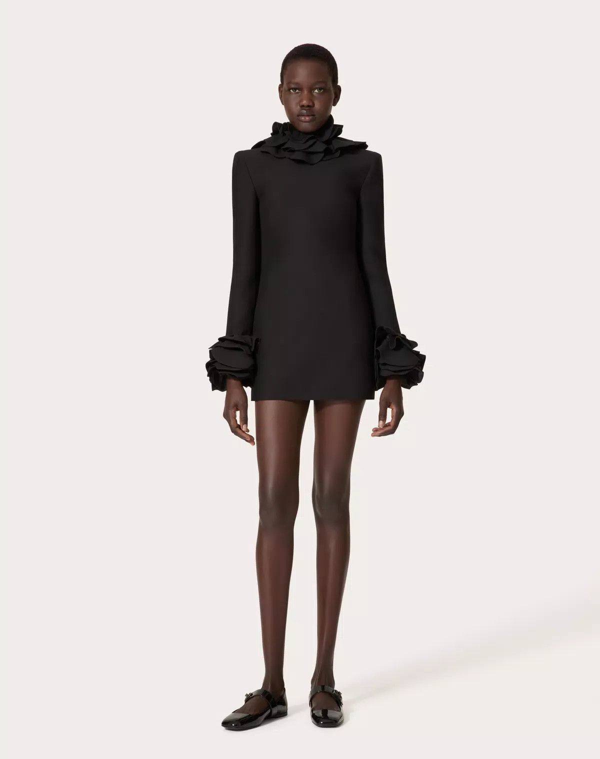 Valentino o1s1wg110426 Embroidered Crepe Couture Short Dress in Black Size M / US 6-8 / IT 42-44 - 4 Thumbnail