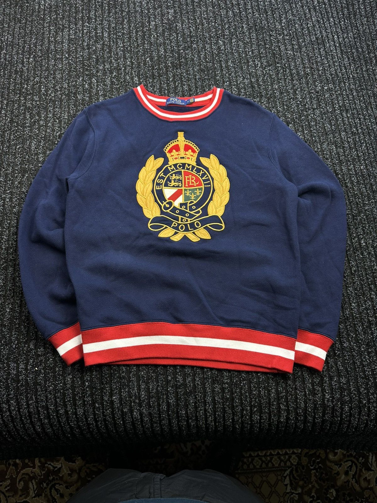 Polo Ralph Lauren Polo Ralph Lauren Yale Crest Crown Crewneck Sweatshirt Size US M / EU 48-50 / 2 - 1 Thumbnail