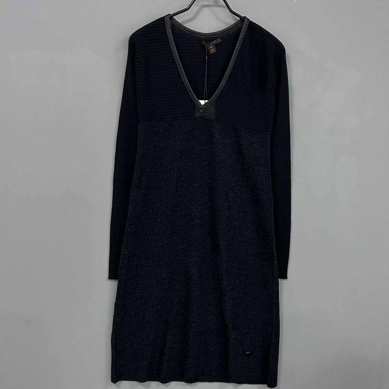 Louis Vuitton LV V-neck leather-trimmed wool dress 99 New Size S Size S / US 4 / IT 40 - 1 Thumbnail