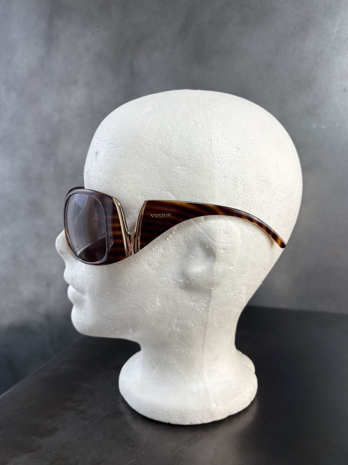 Vintage × Vogue 2000s Vintage Vogue Sunglasses Drop Arm VO 2519-S Y2K Glam Size ONE SIZE - 4 Thumbnail
