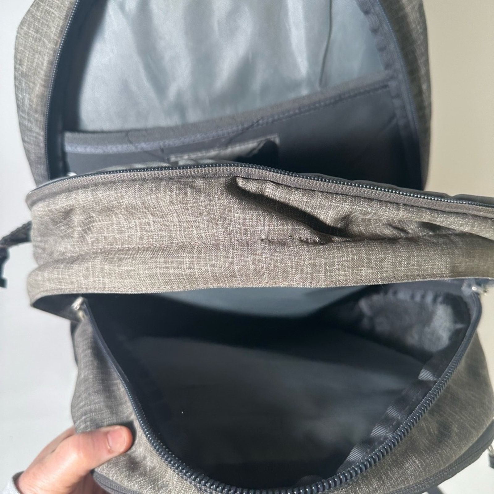 The North Face The North Face Black and Gray Backpack with Durable Design Size ONE SIZE - 3 Thumbnail