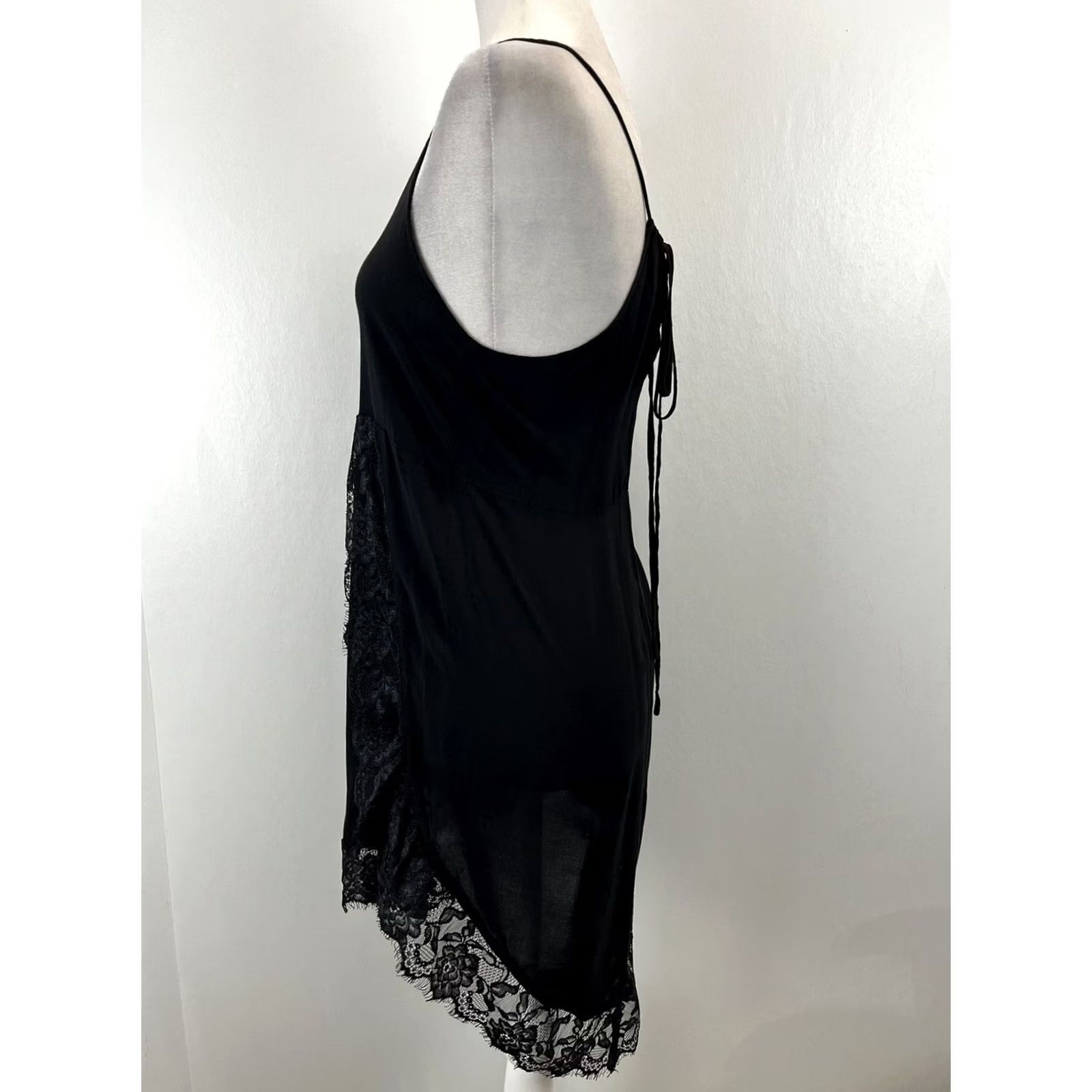 Free People Free People Intimately Yours Eyelash Lace Trim Dress Womens XS Black Sleeveless V-Neck Tie Bohemian Witchy Whimsigoth Festival Party/Cocktail Shirt? Size XS / US 0-2 / IT 36-38 - 2 Thumbnail