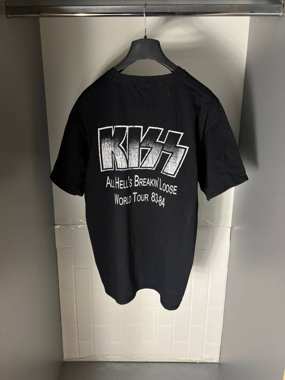 Band Tees VINTAGE KISS WORLD TOUR ROCK T-SHIRT METAL PUNK Y2K 90s USA Size US XL / EU 56 / 4 - 4 Thumbnail