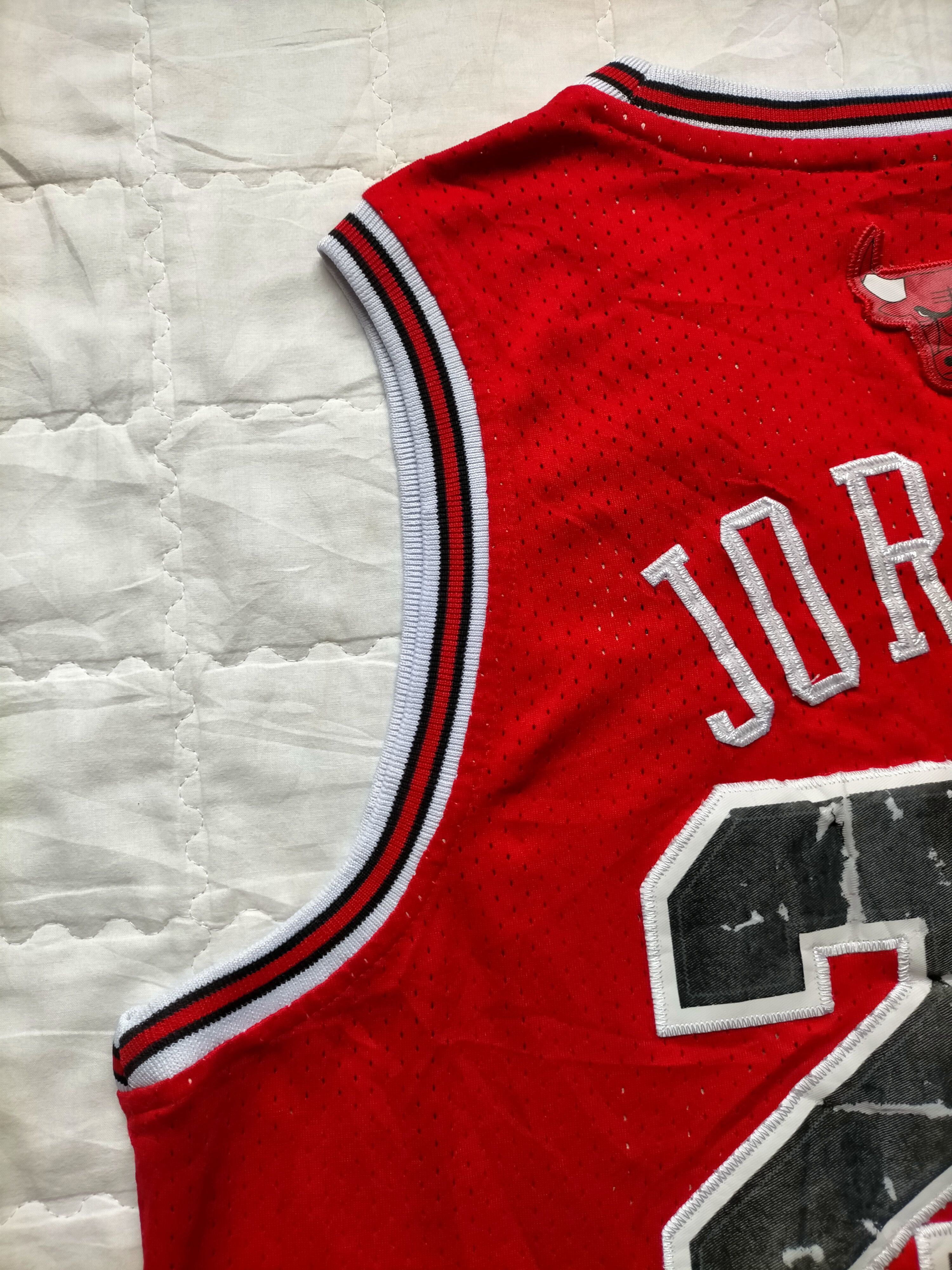 Nike Vintage 90s Nike Chicago Bulls Jordan 23 Jersey Size US L / EU 52-54 / 3 - 12 Thumbnail