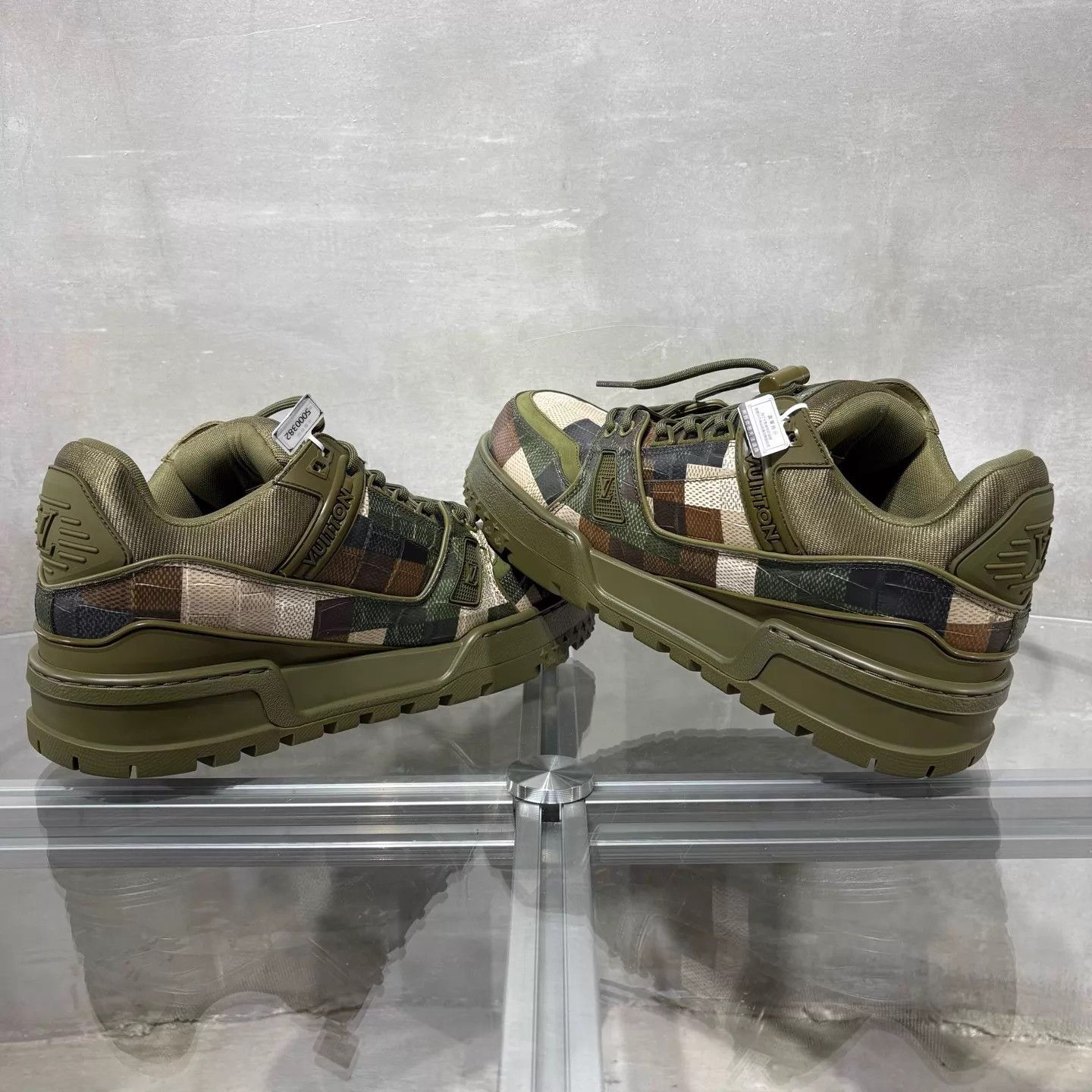 Louis Vuitton LV Trainer Pharrell x Camo Pang Ding UK8/42 Size US 9 / EU 42 - 5 Thumbnail