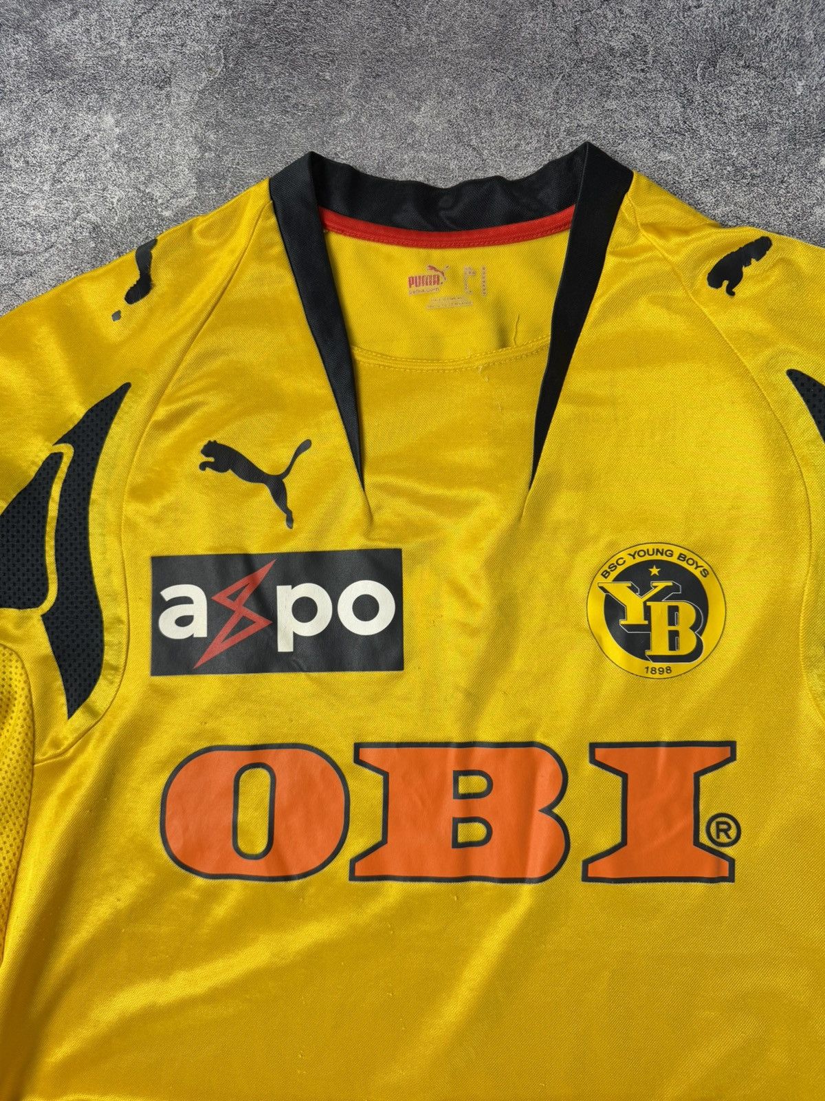 Puma Puma BSC Young Boys 2000s Home Jersey / OBI Sponsor Patch Size US M / EU 48-50 / 2 - 4 Thumbnail