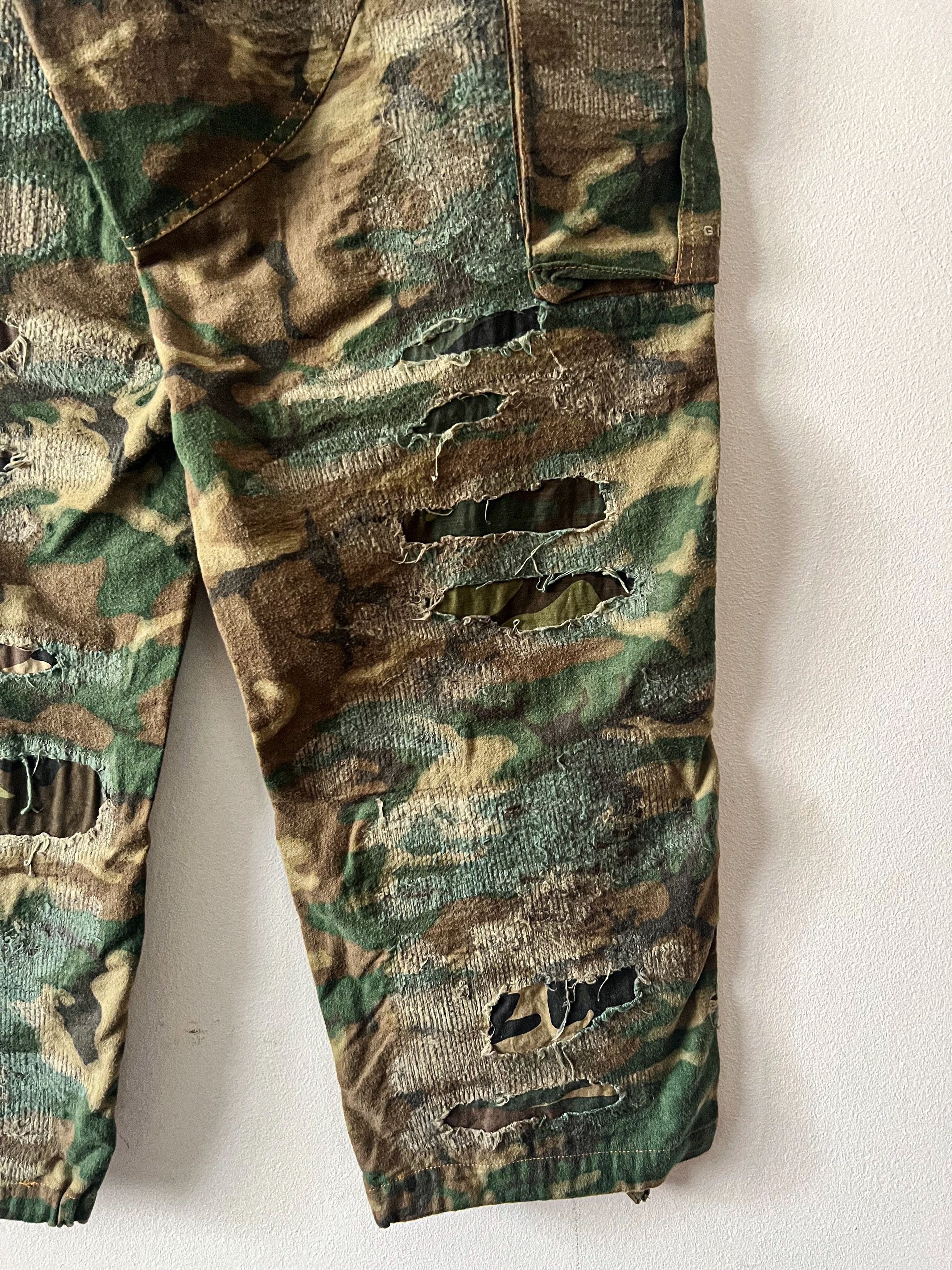 Givenchy Runway FW'23 Khaki Distressed Cargo Pants Size US 32 / EU 48 - 12 Thumbnail