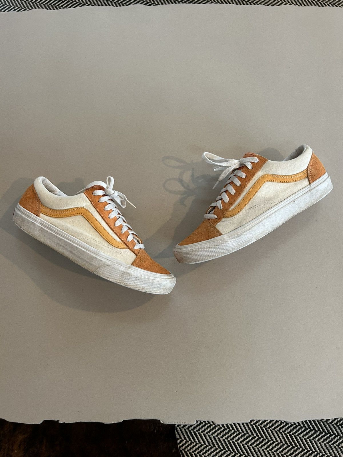 Vans Vans Old Skool Size US 9.5 / EU 42-43 - 1 Thumbnail