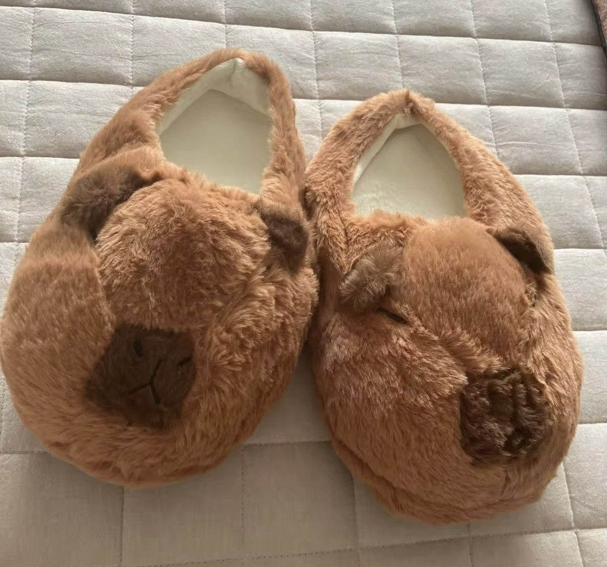 Designer × Japanese Brand Kawaii Capybara Cotton Plush slippers Size US 9 / EU 42 - 7 Thumbnail