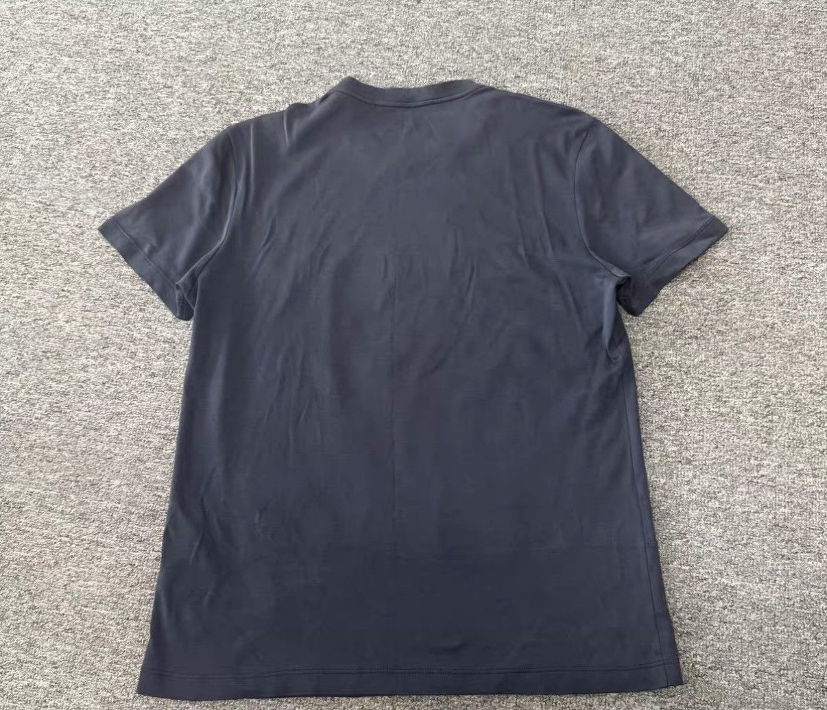 Louis Vuitton Louis Vuitton Patch T-Shirt J16 Size US S / EU 44-46 / 1 - 3 Thumbnail