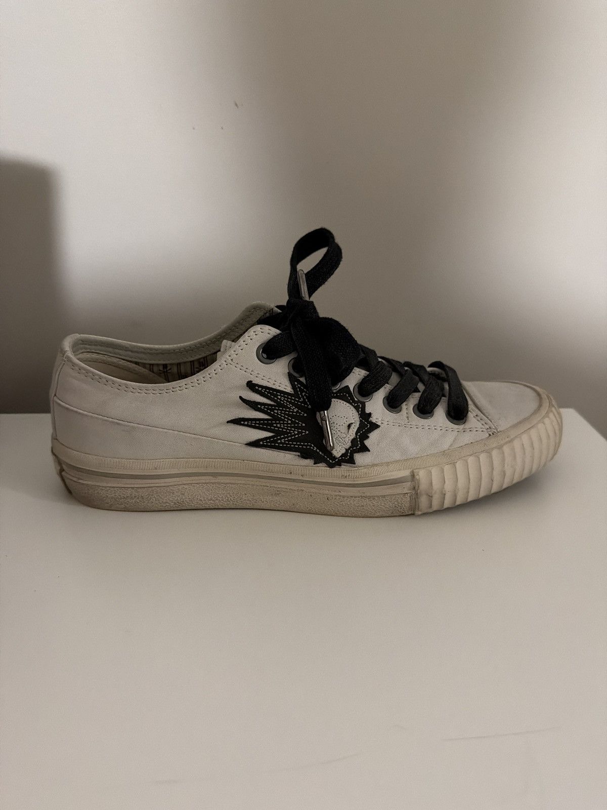 John Varvatos John Varvatos white vintage sneakers Size US 7 / EU 40 - 1 Thumbnail
