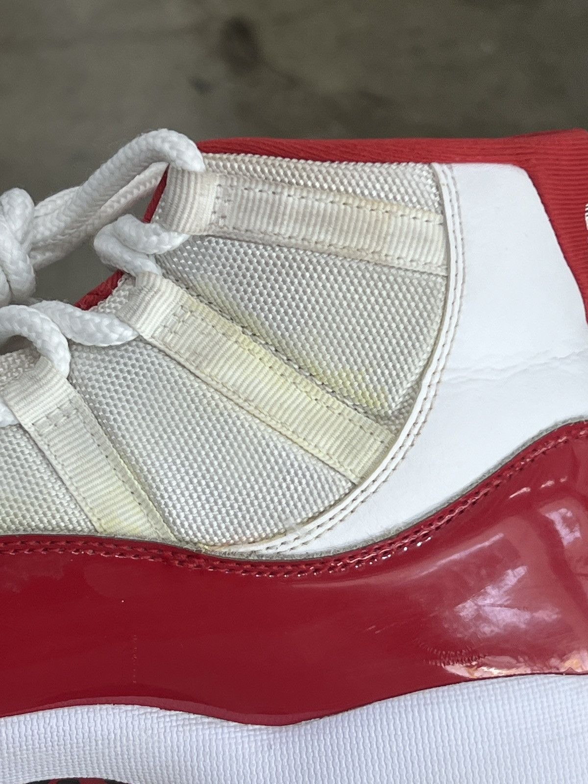 Jordan Brand Air Jordan 11 Cherry Sz. 10 (2022) Size US 10 / EU 43 - 11 Thumbnail