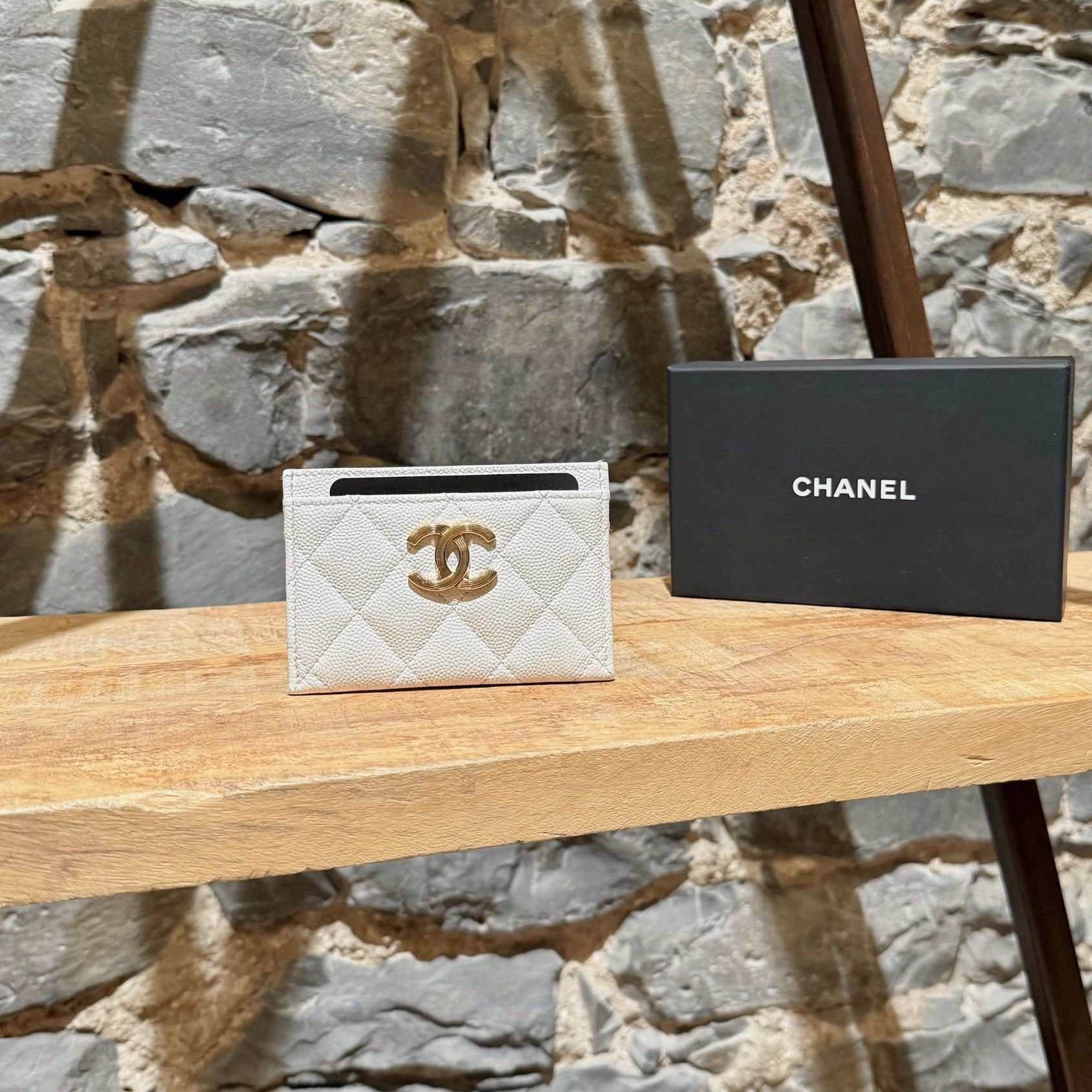 Chanel Chanel 23C White Caviar CC Card Case Size ONE SIZE - 1 Thumbnail
