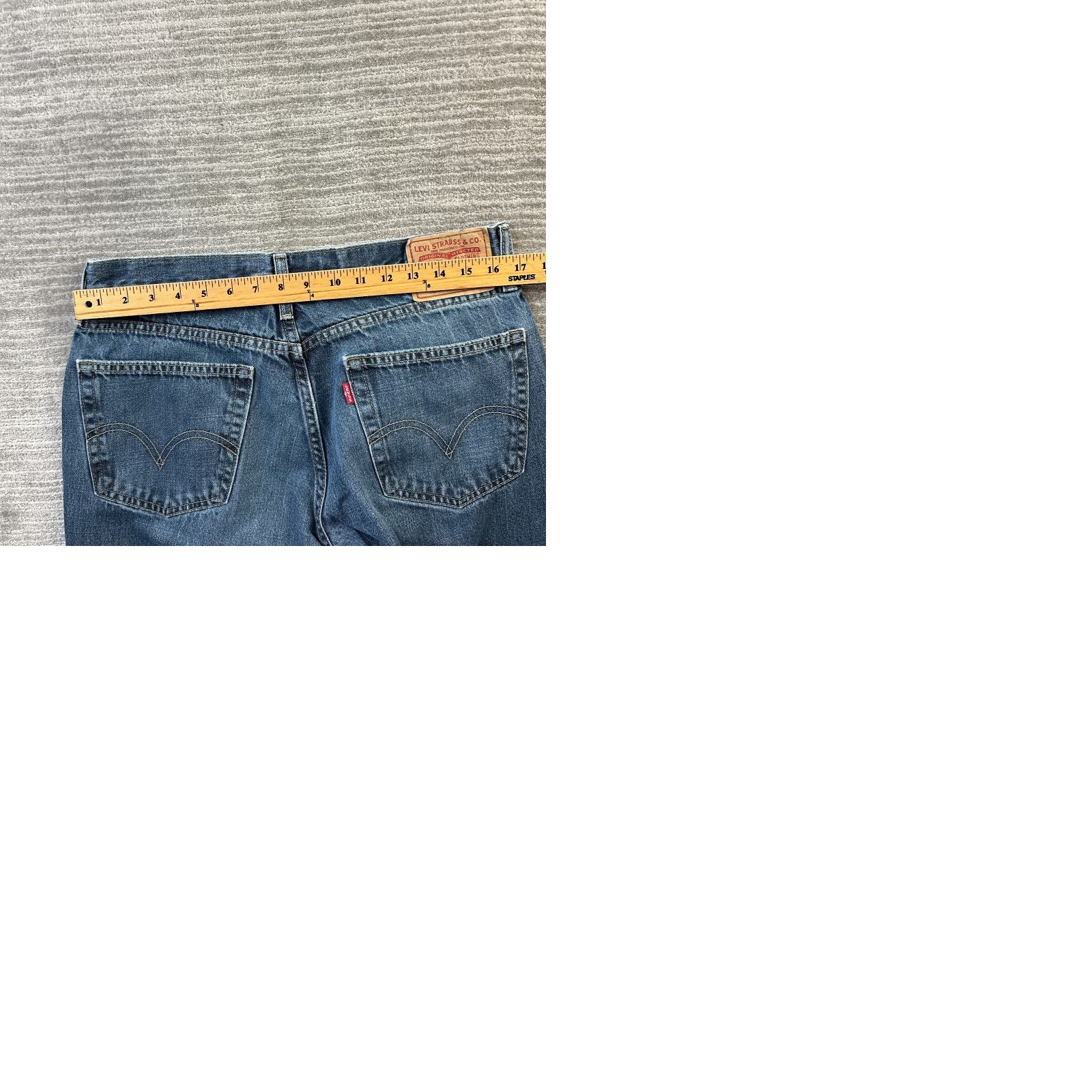 Levi's VINTAGE Levi's 559 Jeans Mens 33x32 Fits 33x30 Relaxed Straight Denim Blue Cotton 5-Pocket, Zipper Closure, Regular Size, Colombia, 559 Model Mens Size US 33 - 9 Thumbnail