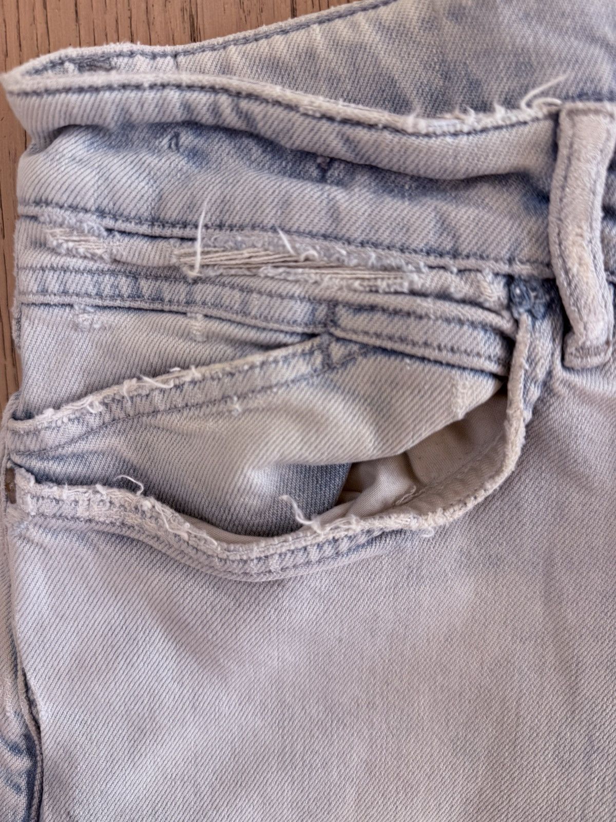 CLOSED Light (almost white) Slim Fit CLOSED Denim Size US 29 - 8 Thumbnail
