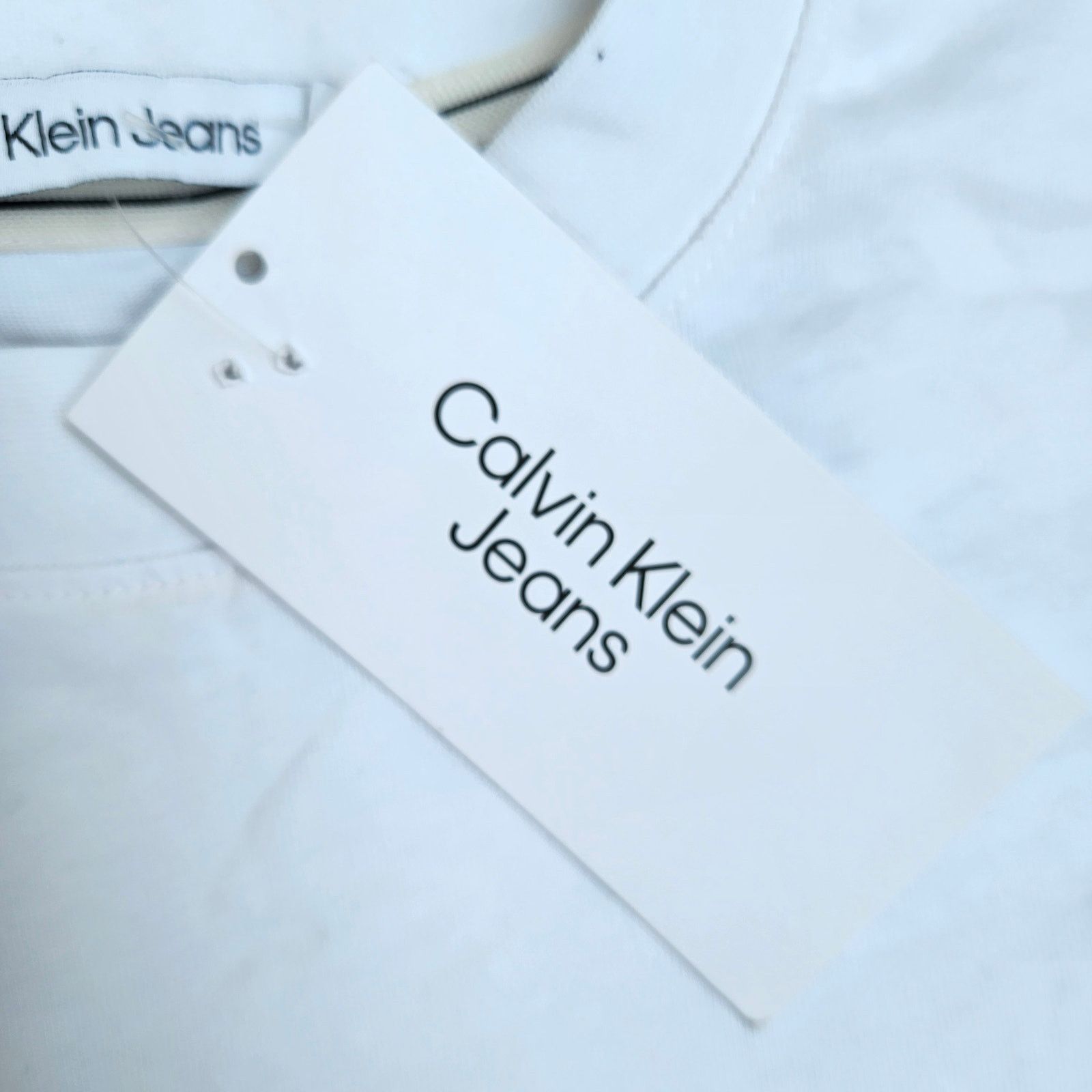 Calvin Klein Calvin Klein Embroidered Logo T-shirt Size US XL / EU 56 / 4 - 6 Thumbnail