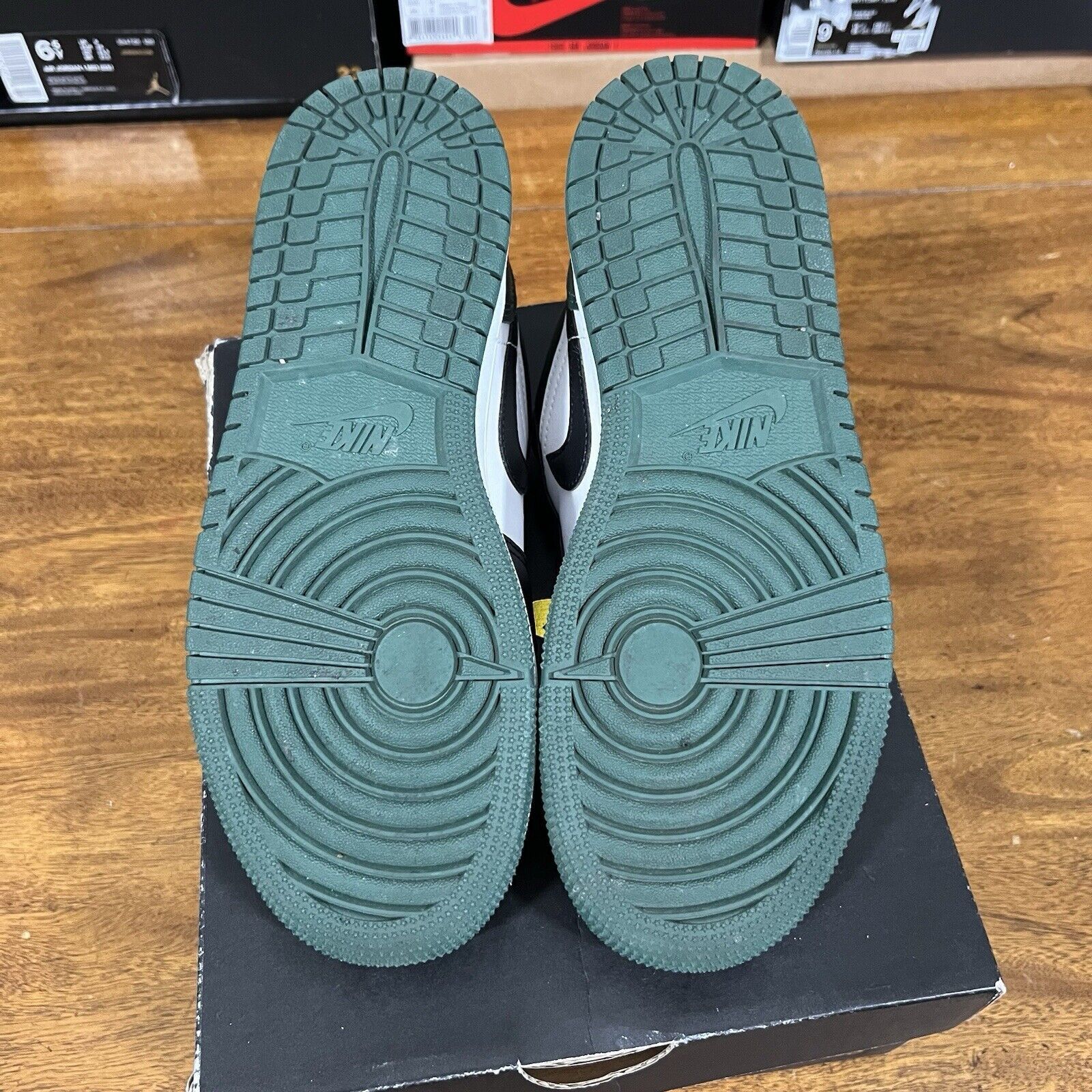 Jordan Brand Size 5Y = 6.5 Women’s- Jordan 1 Low Green Toe 2021 Size US 6.5 / IT 36.5 - 6 Thumbnail