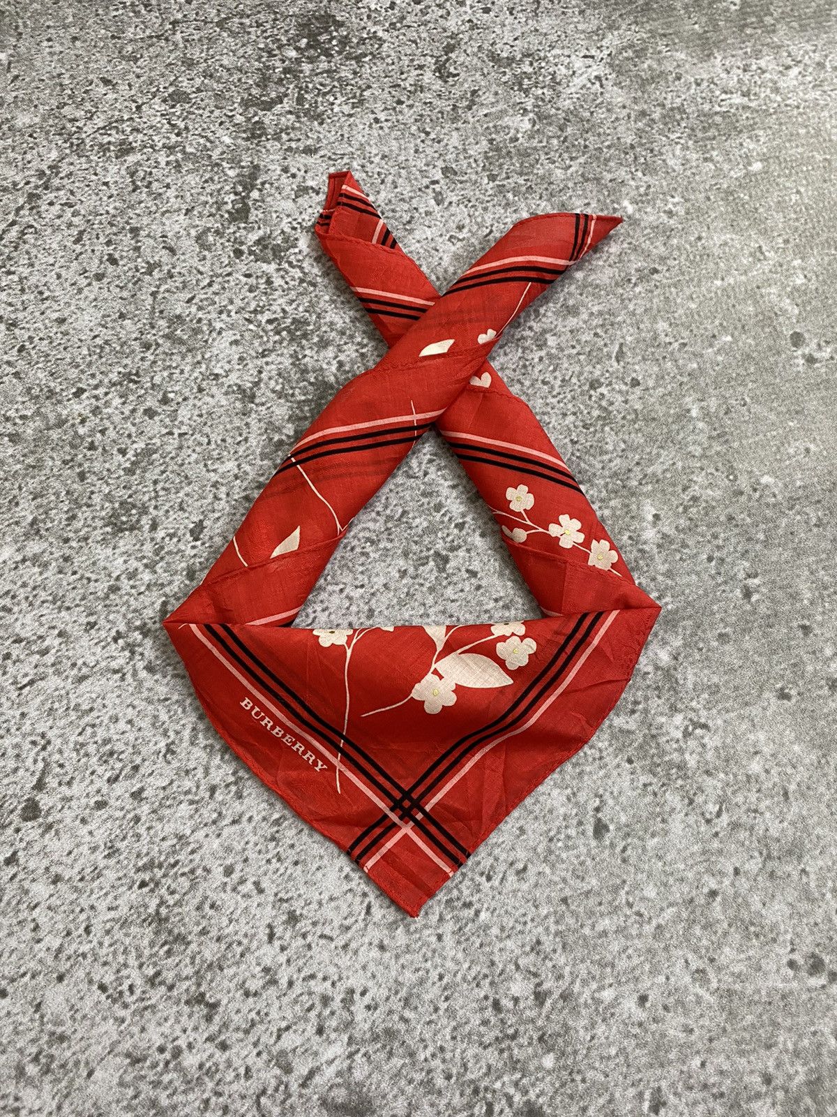 Burberry Burberry Handkerchief / Bandana / Neckerchief Size ONE SIZE - 1 Thumbnail
