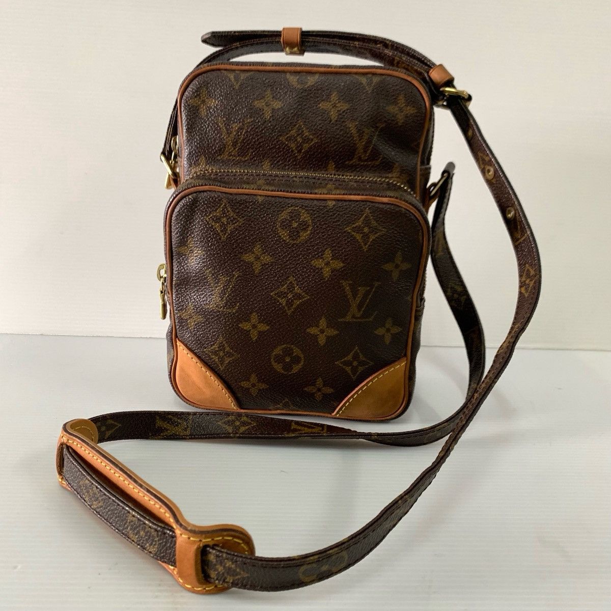 Louis Vuitton Louis Vuitton Amazon Monogram Slingbag Size ONE SIZE - 2 Thumbnail