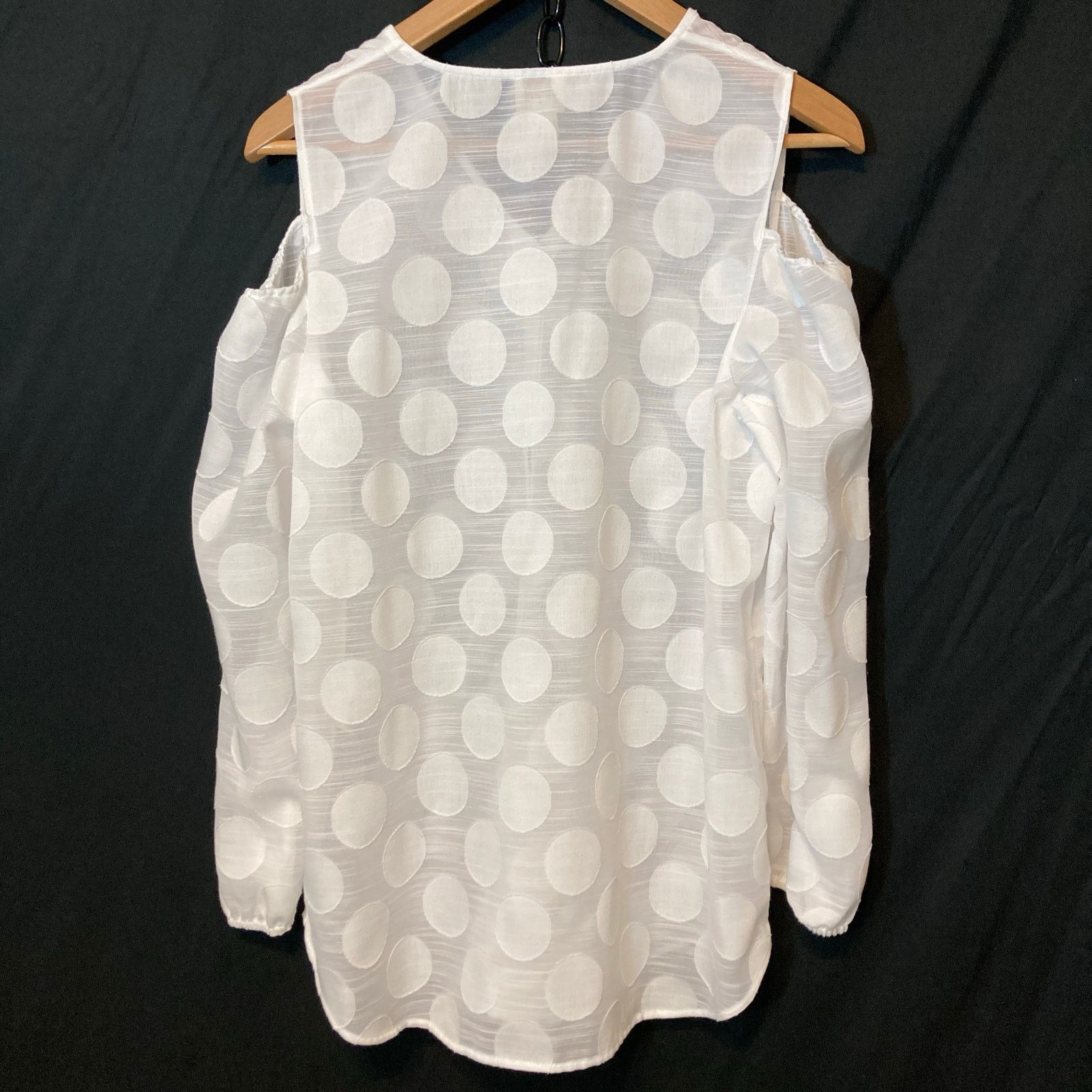 Chicos Chicos Sheer White Polka Dot Button Cold Shoulder Blouse Top Size M / US 6-8 / IT 42-44 - 9 Thumbnail