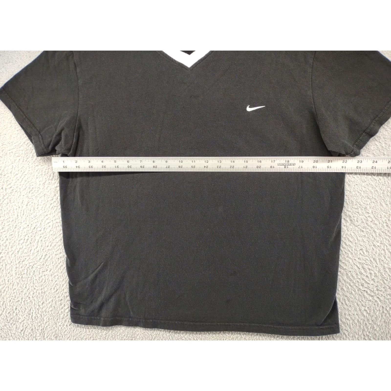 Nike VINTAGE Nike 90's Made in USA Small Embroidered Logo T-Shirt XL Men Size US XL / EU 56 / 4 - 4 Thumbnail