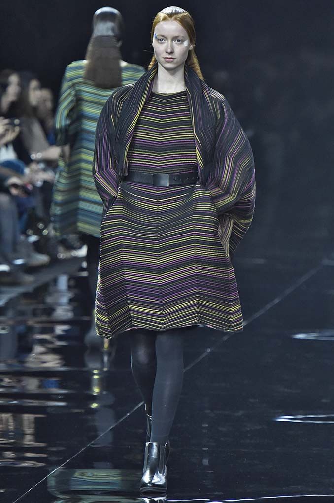 Pleats Please Issey Miyake Issey Miyake Runway Dress – A/W 2015 Zigzag Pleats Size ONE SIZE - 1 Thumbnail