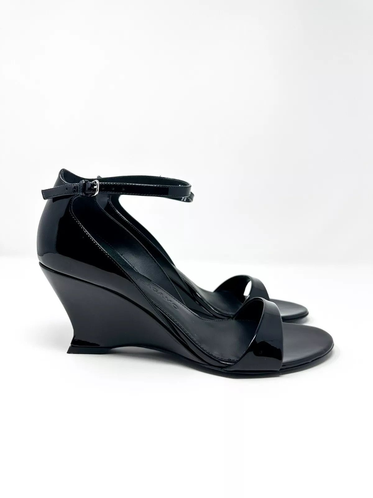 Salvatore Ferragamo o1s1rm1224 Patent Leather Wedge Sandals in Black Size US 8.5 / IT 38.5 - 2 Thumbnail