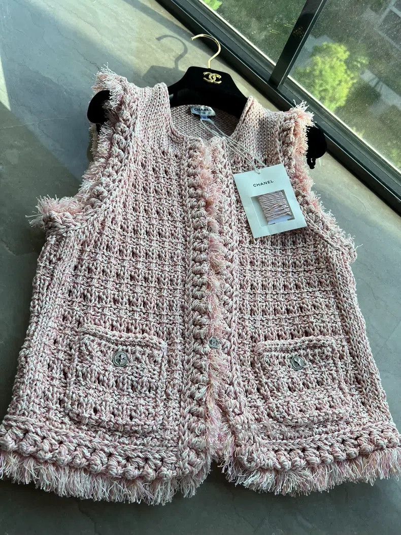 Chanel Chanel 25s pink tassel vest Size XS / US 0-2 / IT 36-38 - 1 Thumbnail