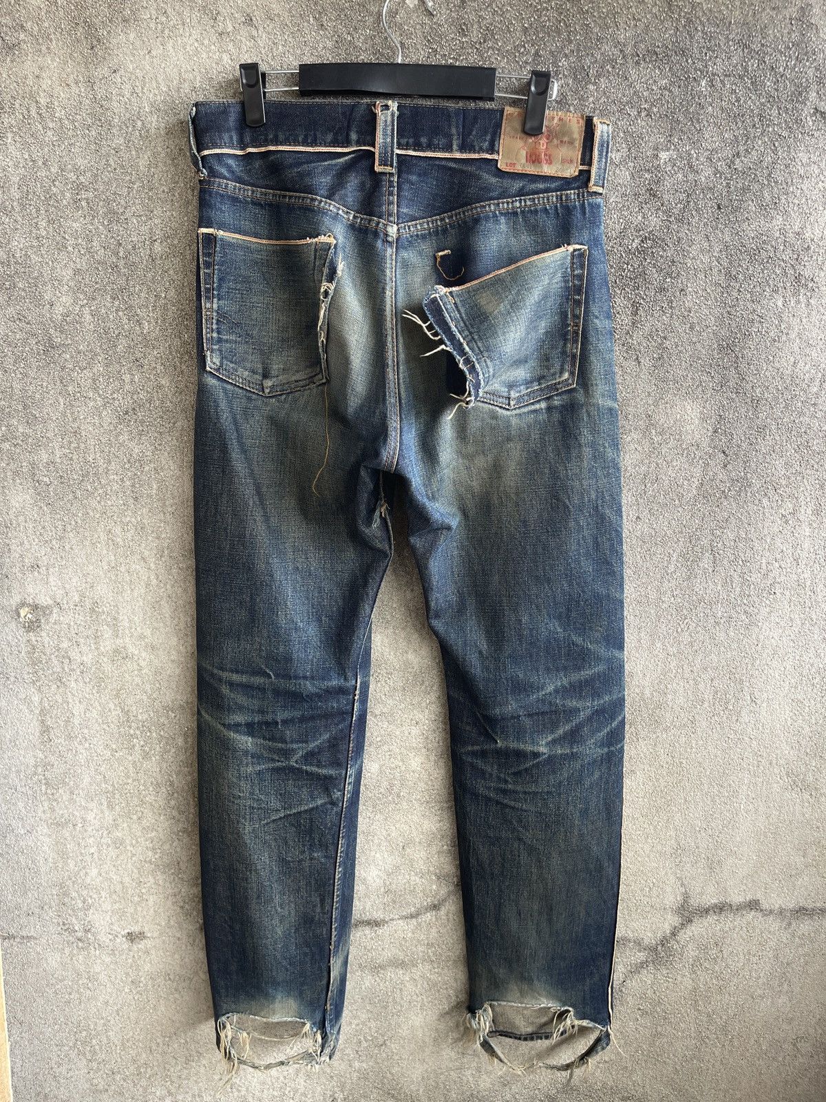 Nepenthes VINTAGE90s🔥HOGGS NEPENTHES NEEDLES🔥Thrashed Selvedge Jeans Size US 32 / EU 48 - 5 Thumbnail