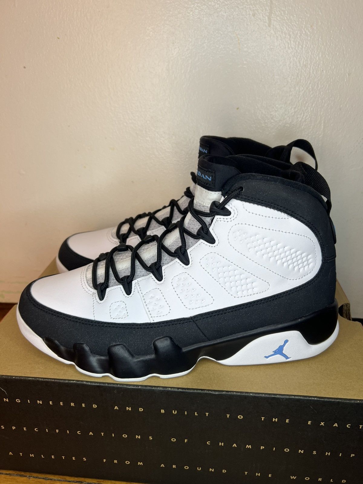 Jordan Brand Air Jordan Retro 9 University Blue Size 8 Size US 8 / EU 41 - 4 Thumbnail