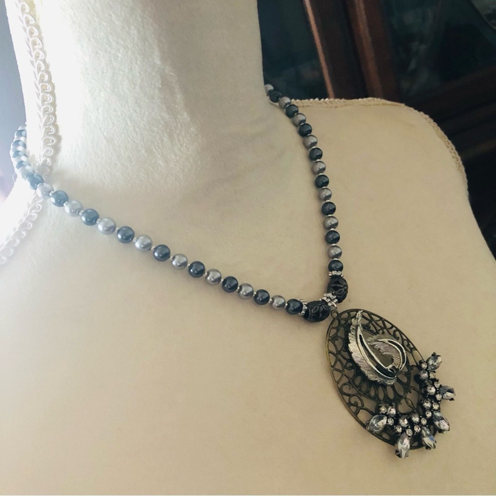 Handmade Handcrafted repurpose filigree stone pendant Pearl necklace Size ONE SIZE - 3 Thumbnail