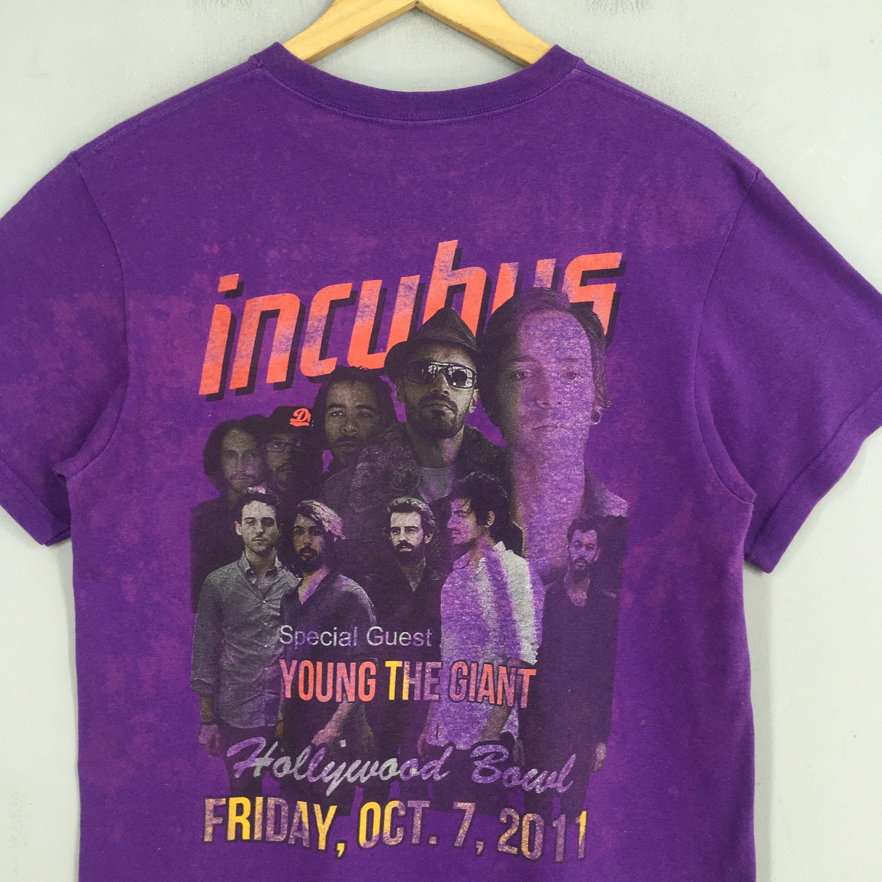 Band Tees Vintage Incubus Rock Band Hollywood Bowl T shirt Small Size US S / EU 44-46 / 1 - 7 Thumbnail