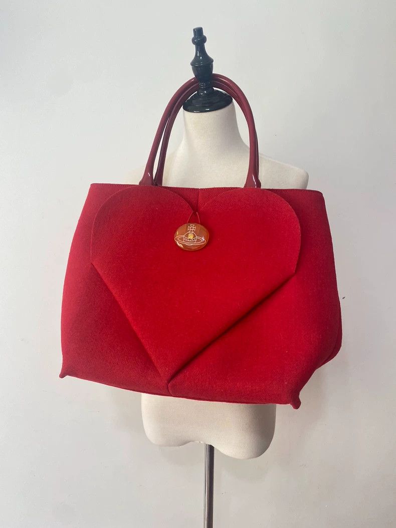 Vivienne Westwood Vivienne Westwood A large tote bag with a red heart shaped Size ONE SIZE - 1 Thumbnail