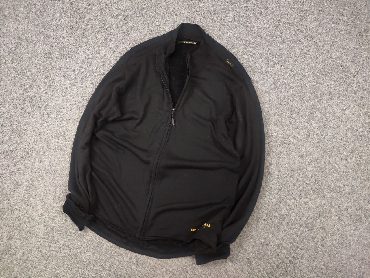 Other Devold shield zip Wool blend Pullover jacket Hiking Thermal Size US M / EU 48-50 / 2 - 4 Thumbnail