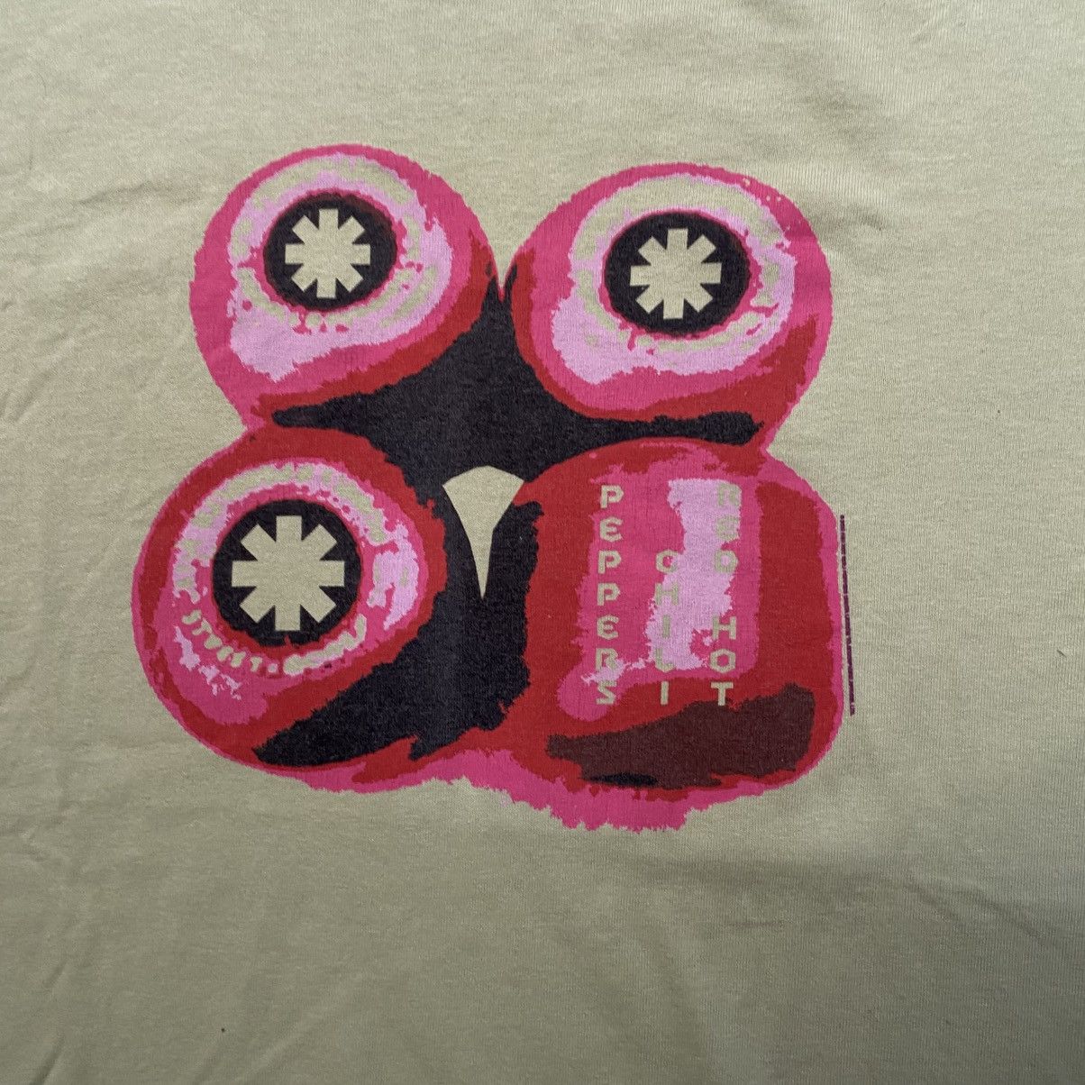 Gildan 00s RED HOT CHILI PEPPERS “WHEELS SKATE” T-SHIRTS Size US L / EU 52-54 / 3 - 5 Thumbnail